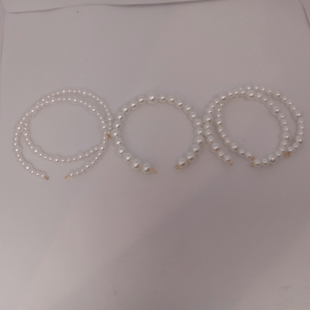 5 Faux pearl bracelets for stacking - Picture 3 of 5